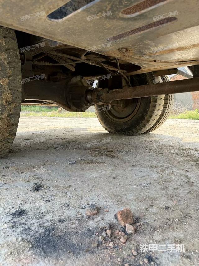 回转马达和主控阀（整机外观）