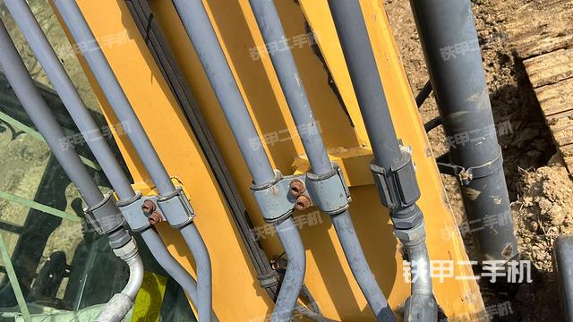 大臂背部俯視（工作和回轉(zhuǎn)裝置）