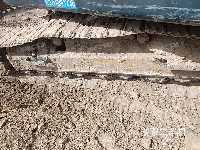 單側(cè)履帶整體(整機外觀) 單側(cè)履帶整體(整機外觀)