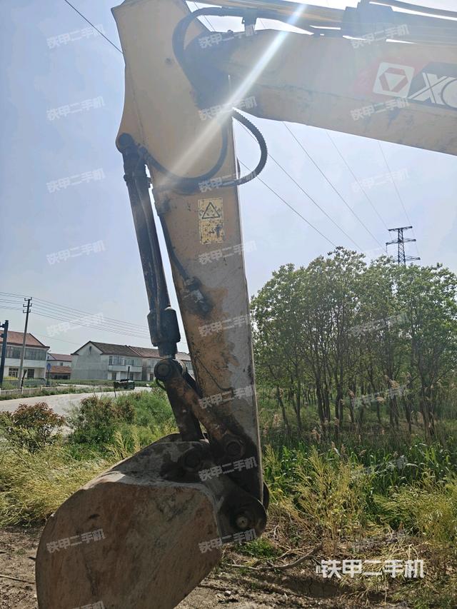 小臂整體左后(工作和回轉(zhuǎn)裝置) 小臂整體左后(工作和回轉(zhuǎn)裝置)