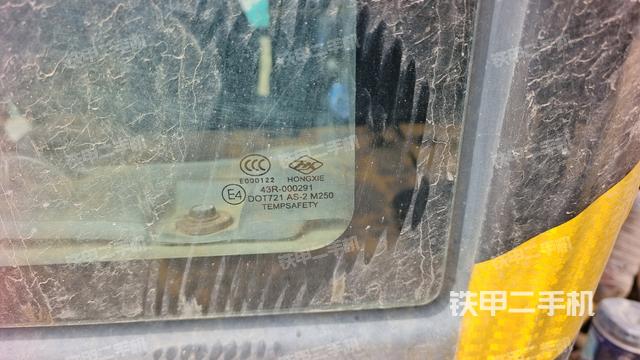 后窗玻璃角標(biāo)（駕駛室部分）