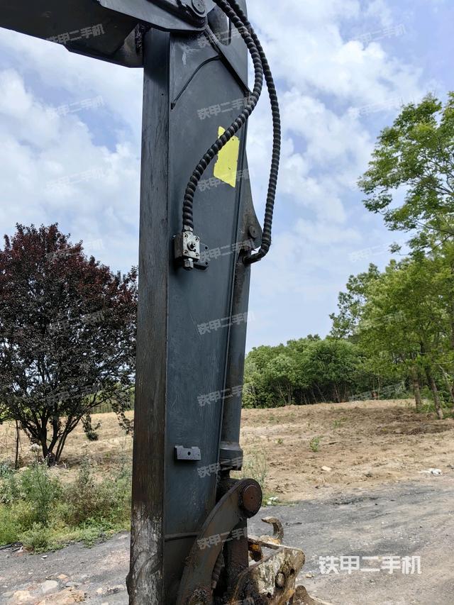 小臂整體左后(工作和回轉(zhuǎn)裝置) 小臂整體左后(工作和回轉(zhuǎn)裝置)