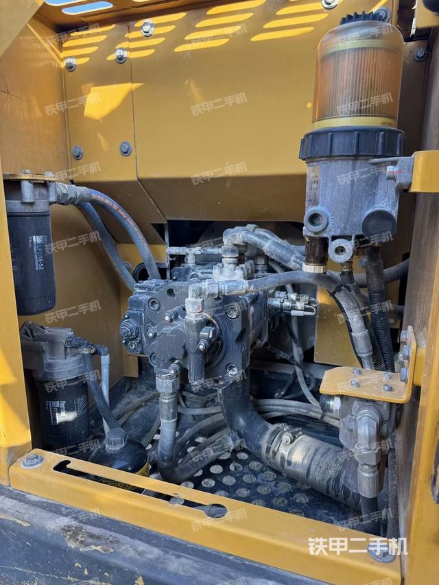 液壓泵斜45?左(大件艙室) 液壓泵斜45?左(大件艙室)