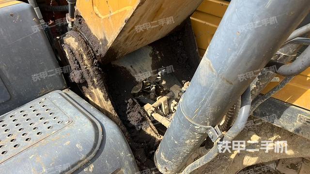 大臂根部?斜視（工作和回轉(zhuǎn)裝置）