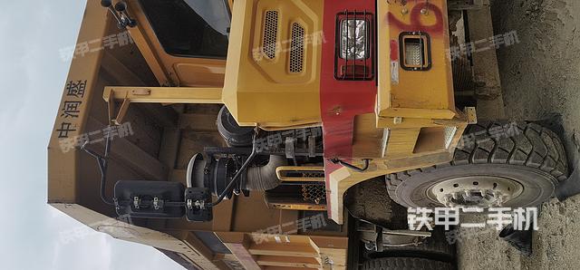 整機(jī)右側(cè)（設(shè)備外觀(guān)及核心部件）