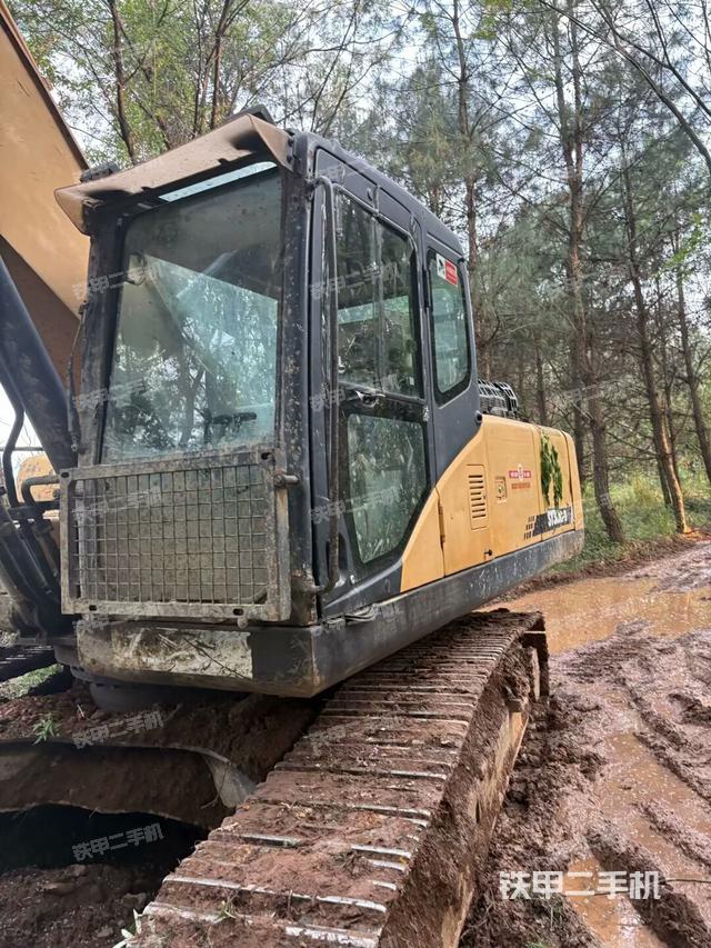 显示屏 (驾驶室部分) 显示屏 (驾驶室部分)