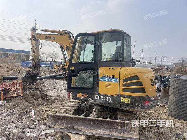 山東臨工E655F挖掘機(jī)