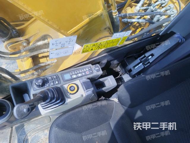 座椅右側控制臺/鑰匙門/油門/含右手柄(駕駛室部分) 座椅右側控制臺/鑰匙門/油門/含右手柄(駕駛室部分)