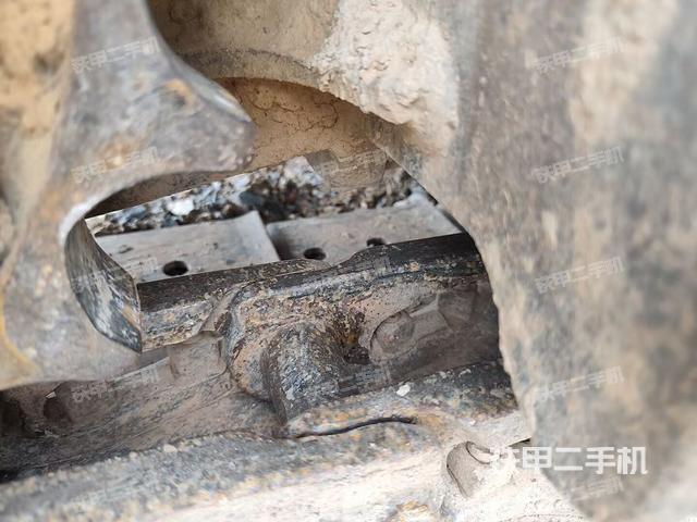 右驱动轮（行走机构）