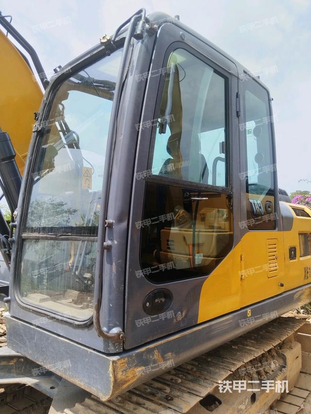 驾驶室左前45度（驾驶室部分）