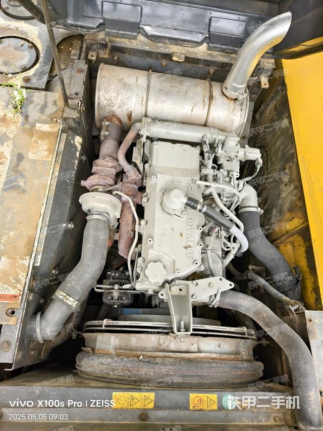 發(fā)動機整體俯視(整機外觀) 發(fā)動機整體俯視(整機外觀)