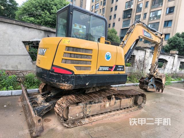右后45(整機(jī)外觀) 右后45(整機(jī)外觀)