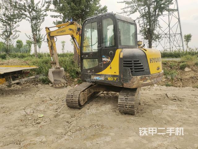 左后45(整機(jī)外觀) 左后45(整機(jī)外觀)