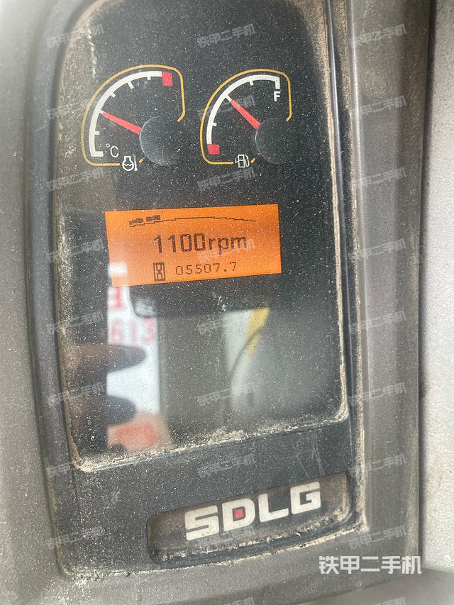 驾驶室顶部（整机外观）