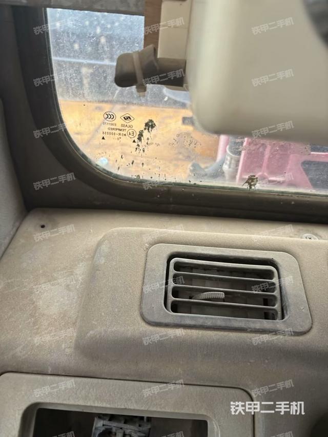 驾驶室左前45度(驾驶室部分) 驾驶室左前45度(驾驶室部分)