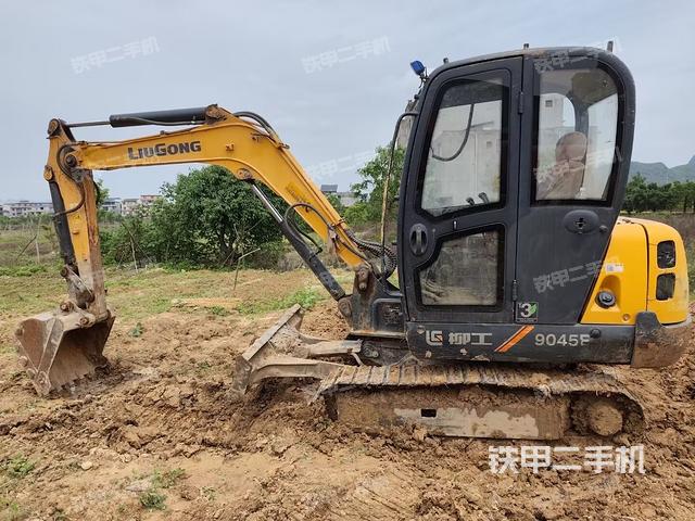 右前45(整機(jī)外觀) 右前45(整機(jī)外觀)