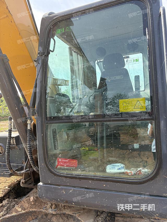 驾驶室顶部（整机外观）