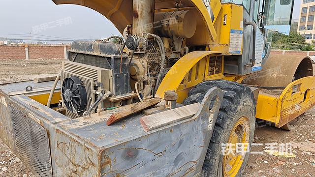 整機(jī)右后45°（設(shè)備外觀及核心部件）