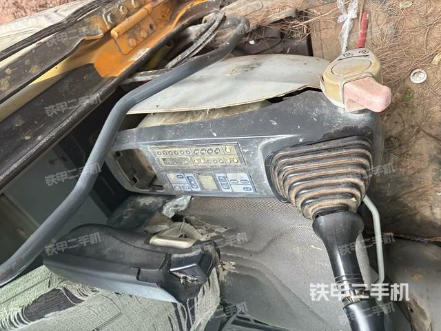 座椅后部(驾驶室部分) 座椅后部(驾驶室部分)