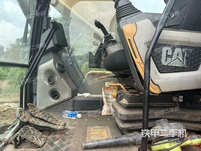 座椅左側(cè)控制臺(tái)/音響/含左手柄（駕駛室部分）