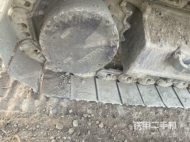 單側履帶整體(整機外觀) 單側履帶整體(整機外觀)