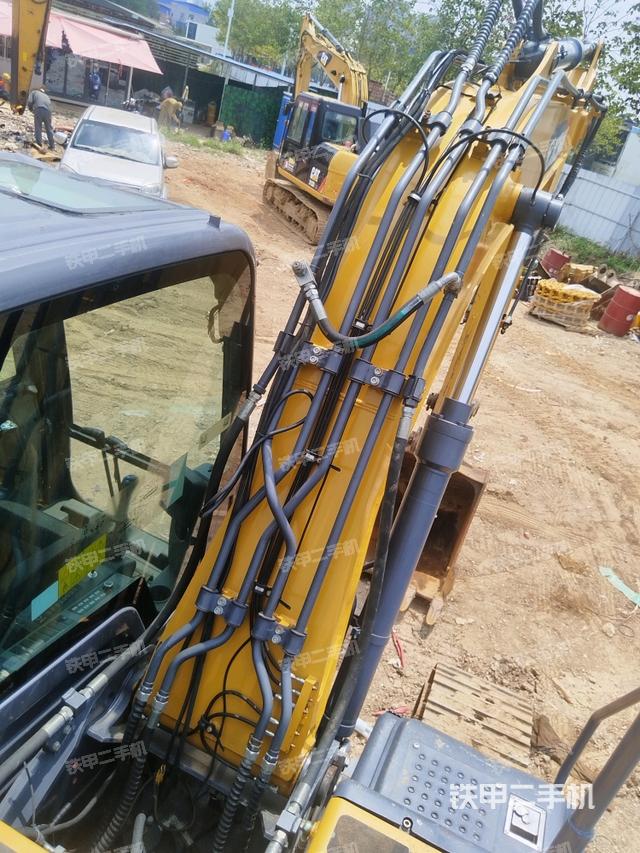 大臂背部俯视（工作和回转装置）