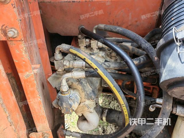 液壓泵艙室正面整體（整機(jī)外觀）