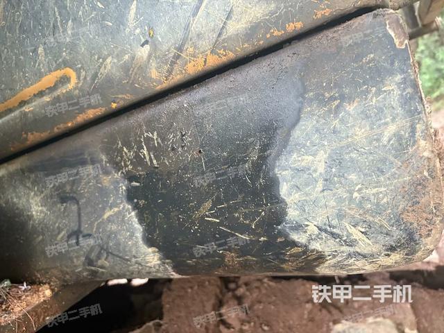 散热器正面(大件舱室) 散热器正面(大件舱室)