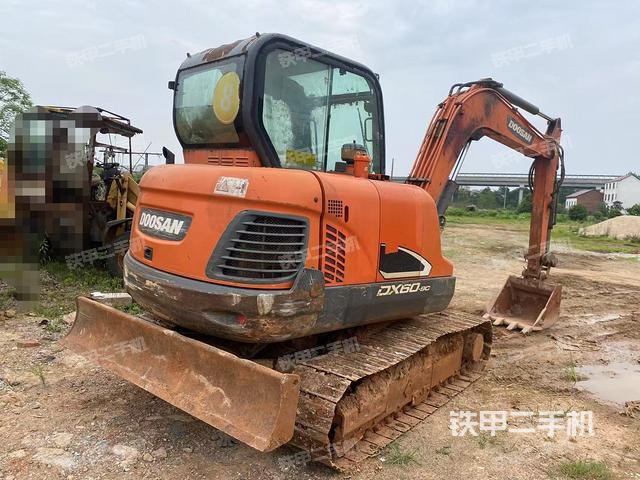 整機右后45°(整機外觀) 整機右后45°(整機外觀)