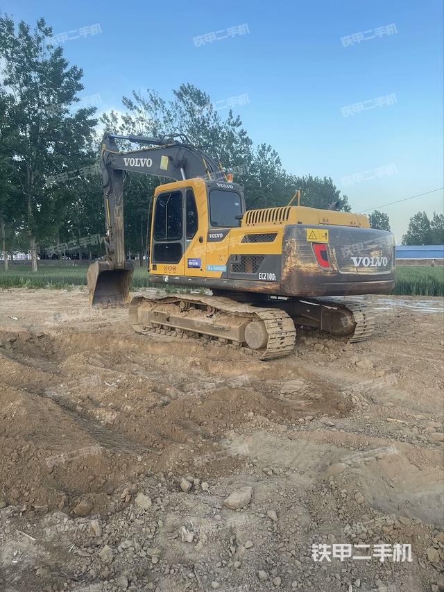 沃爾沃EC210D挖掘機(jī)