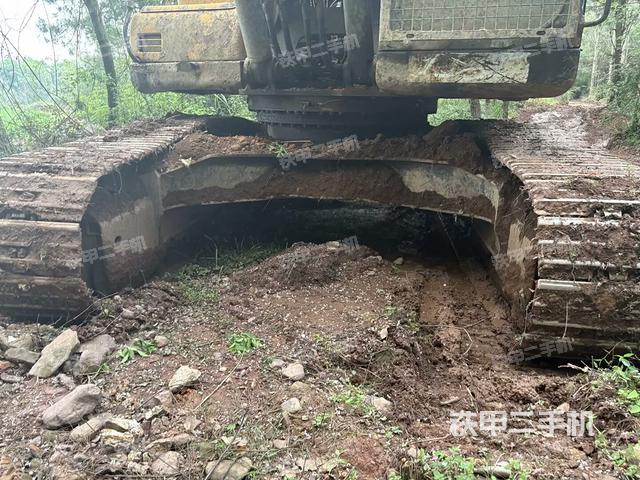 大臂根部 斜视(工作和回转装置) 大臂根部 斜视(工作和回转装置)