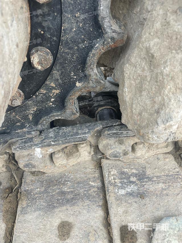 回转马达和主控阀（整机外观）