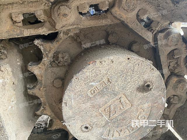 單側(cè)履帶整體(整機外觀) 單側(cè)履帶整體(整機外觀)