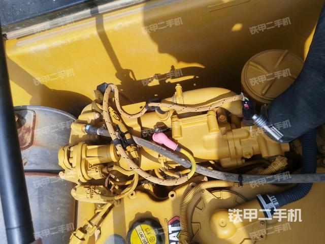 氣門室蓋螺絲特寫(上車部件) 氣門室蓋螺絲特寫(上車部件)