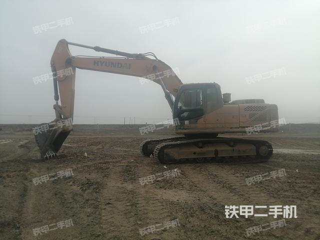 現(xiàn)代R275LVS PRO挖掘機(jī)