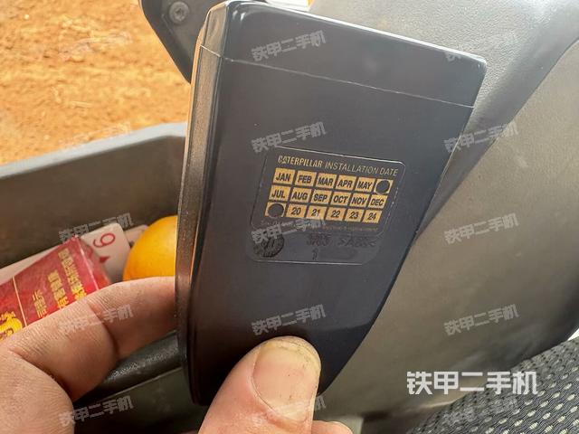 左后方玻璃角標(biāo)（駕駛室部分）