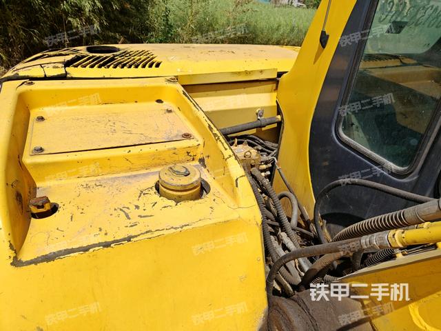 大臂根部?斜（工作和回轉(zhuǎn)裝置）