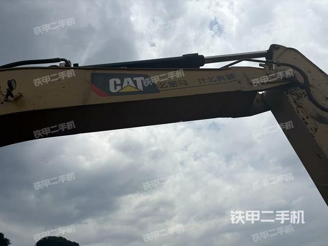 轉(zhuǎn)盤和下車架正前（工作和回轉(zhuǎn)裝置）