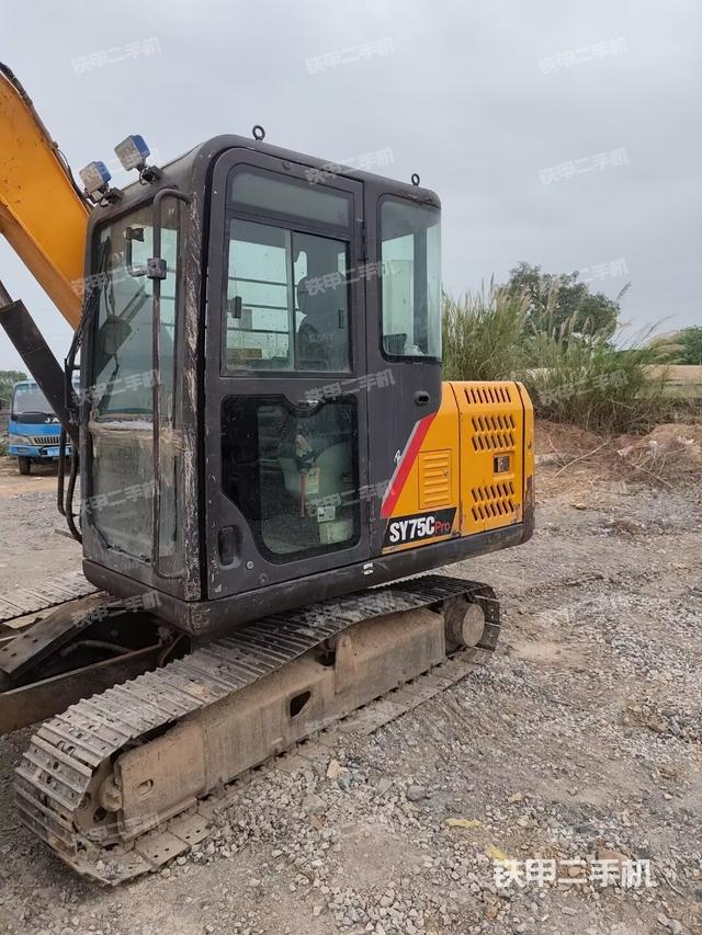  驾驶室正侧（驾驶室部分）