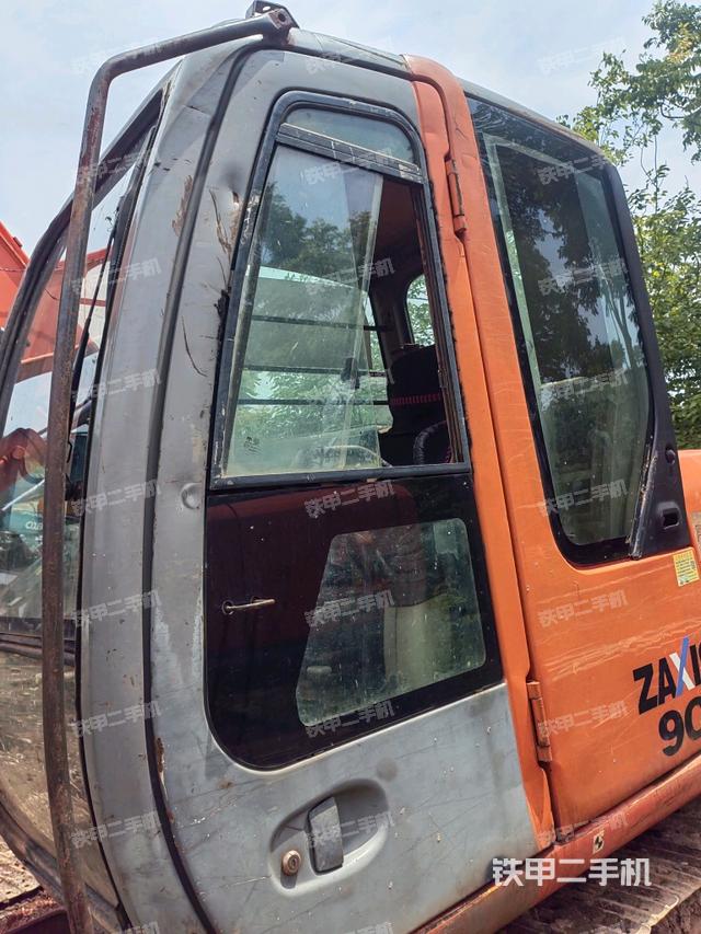 駕駛室整體（整機(jī)外觀）