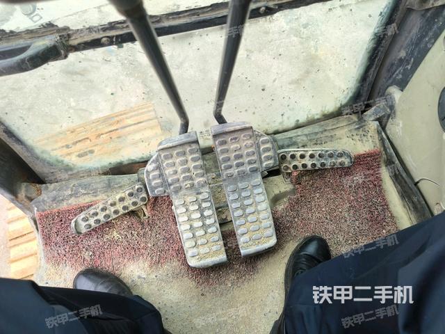 座椅后部(駕駛室部分) 座椅后部(駕駛室部分)