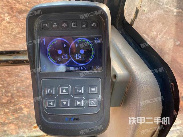 駕駛室整體(整機(jī)外觀) 駕駛室整體(整機(jī)外觀)