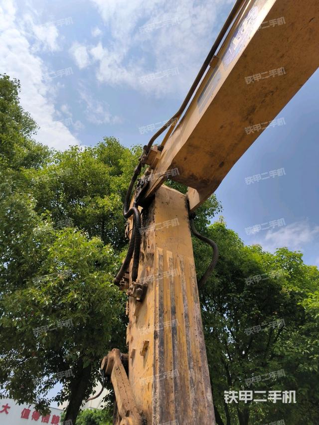 小臂整體左后（工作和回轉裝置）