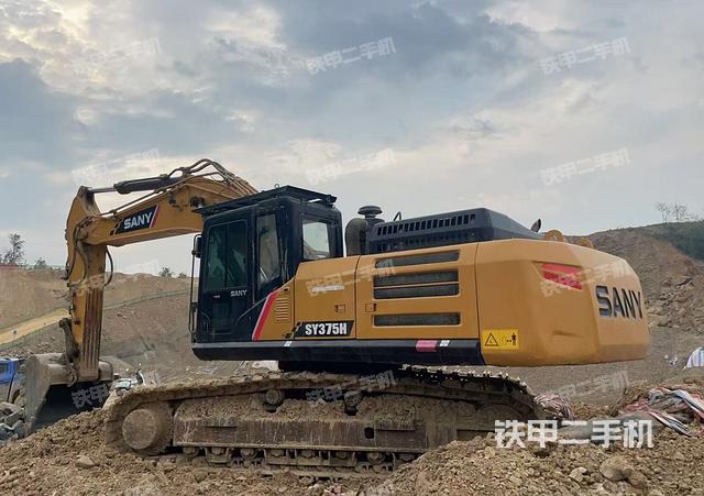 駕駛室整體（整機外觀）