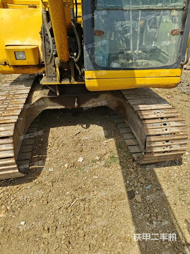 轉(zhuǎn)盤和下車架正前（工作和回轉(zhuǎn)裝置）