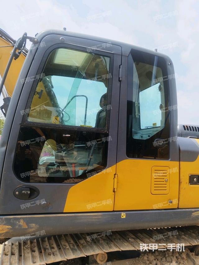 驾驶室正侧（驾驶室部分）