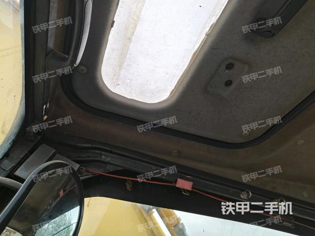 左后方玻璃角标（驾驶室部分）