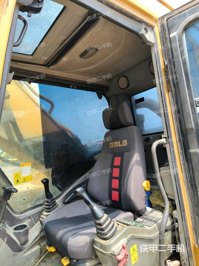 座椅后部（駕駛室部分）