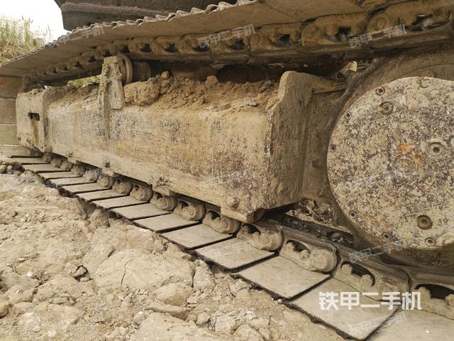 左側(cè)履帶整體?(行走機(jī)構(gòu)) 左側(cè)履帶整體?(行走機(jī)構(gòu))