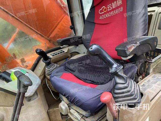 駕駛室整體（整機外觀）